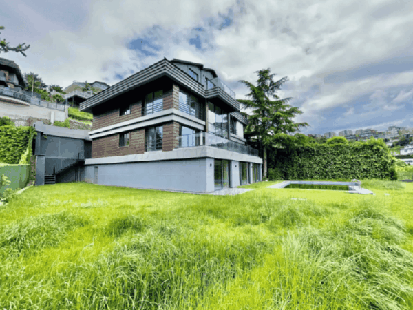 bahçeli havuzlu villa