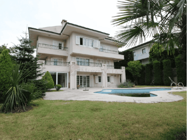 Krem rengi lüks villa