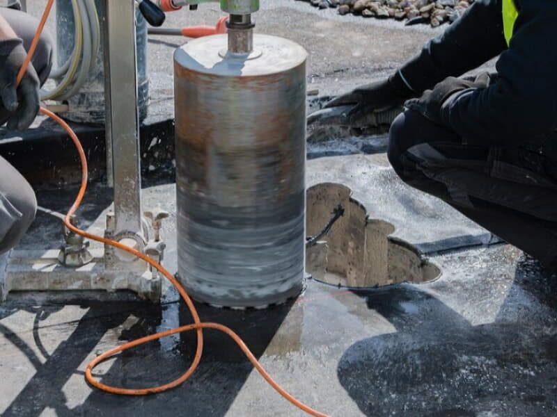 Beton zeminde karot delme çalışması