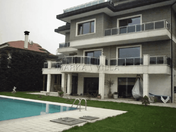 havuzlu büyük villa